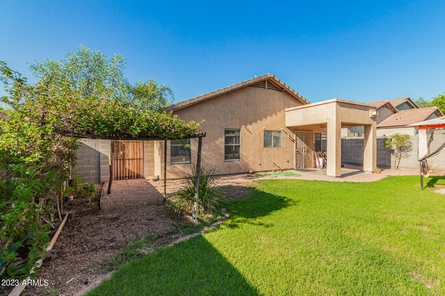 Building Photo - 1525 W Burgess Ln