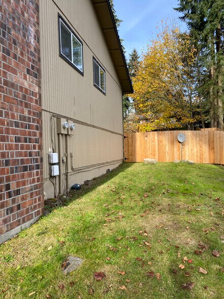 Building Photo - 3253 SE Goldmaur Ct