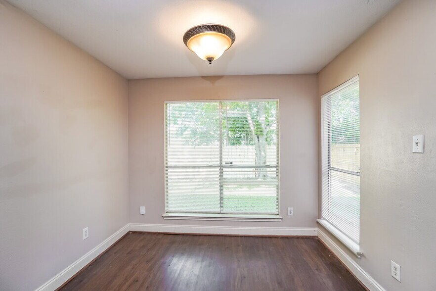 Building Photo - 8710 High Mountain Dr