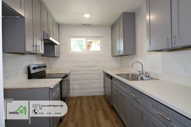 Building Photo - 1105 Olive Ave