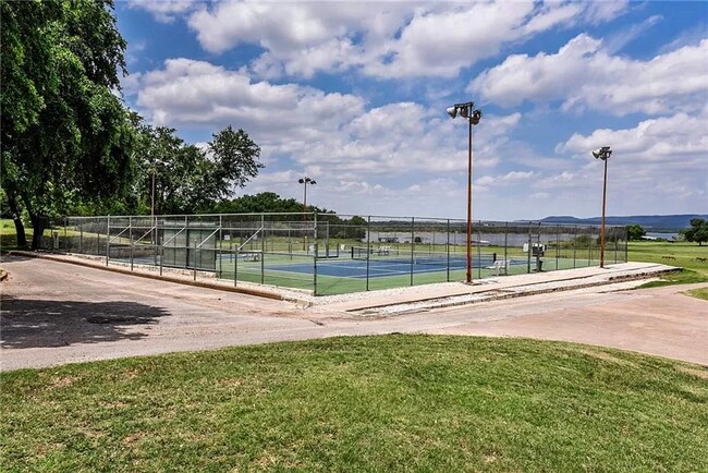 Building Photo - 3 BR/2 BA - 1554 SF Home in LAGO VISTA!!!