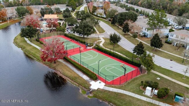 Building Photo - 411 Walnut Dr