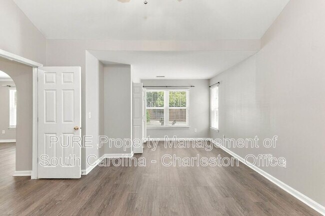 Building Photo - 1322 Palm Cove Dr
