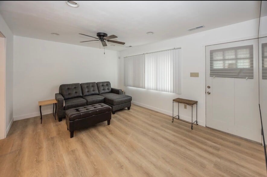 Building Photo - 2006 Randall Rd