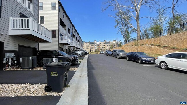 Building Photo - 622 Noush Ct