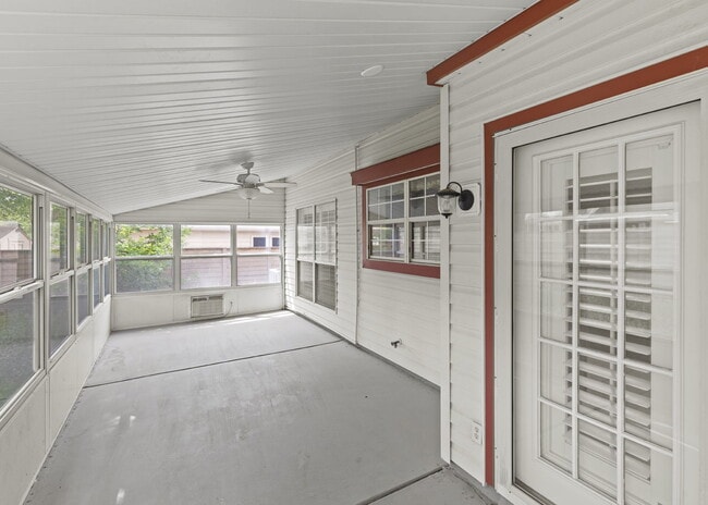 Building Photo - "Spacious 3-Bed Sanctuary with 2.5 Baths o...