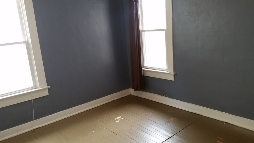 Building Photo - 701 runnion ave