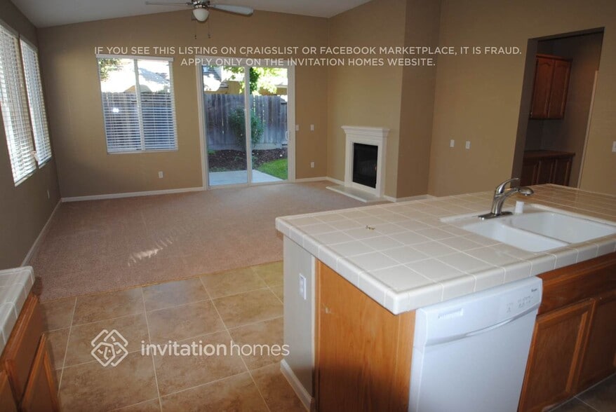 Building Photo - 1755 Waterfall Dr
