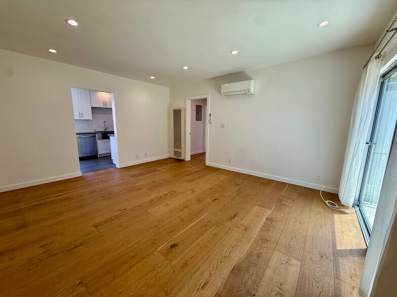 Building Photo - 515 Pier Ave