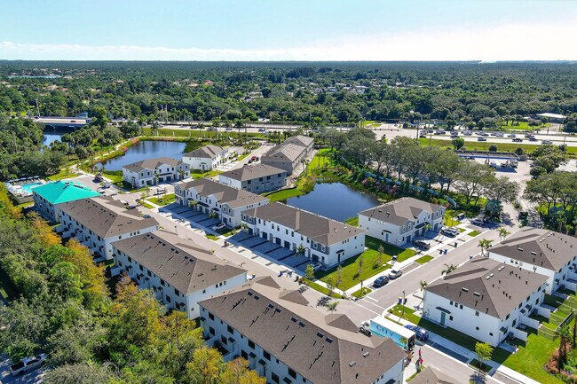 Building Photo - 7648 SW Lucy Ln