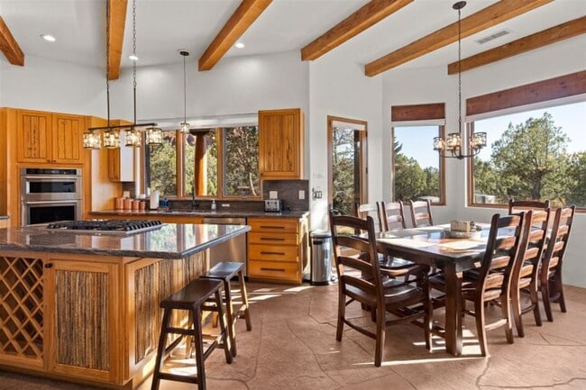 Building Photo - Breathtaking Luxury Home Basking in Sedona...