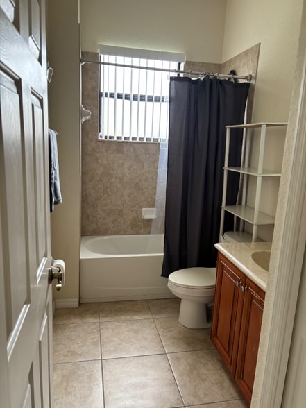 Building Photo - 448 Cinnamon Dr