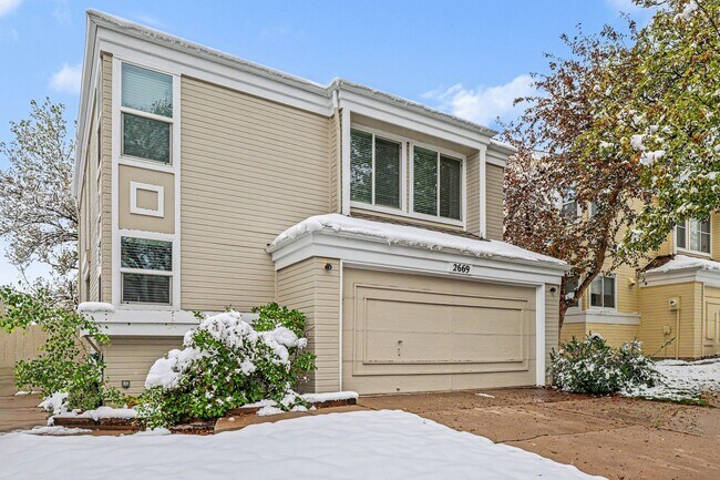 Building Photo - 2669 S Deframe Cir