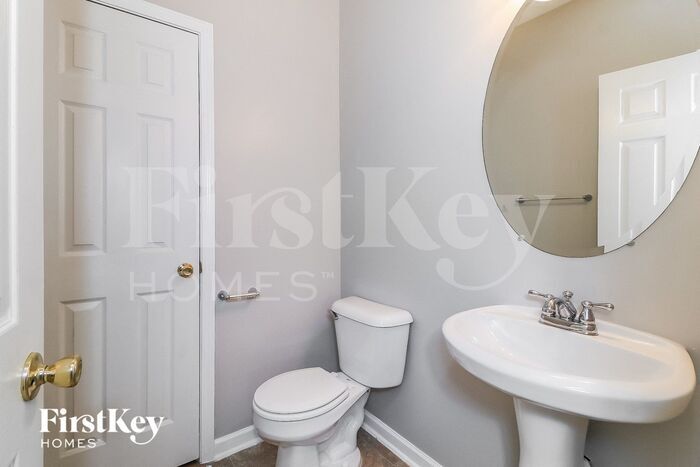 Building Photo - 6483 Stonelake Pl SW
