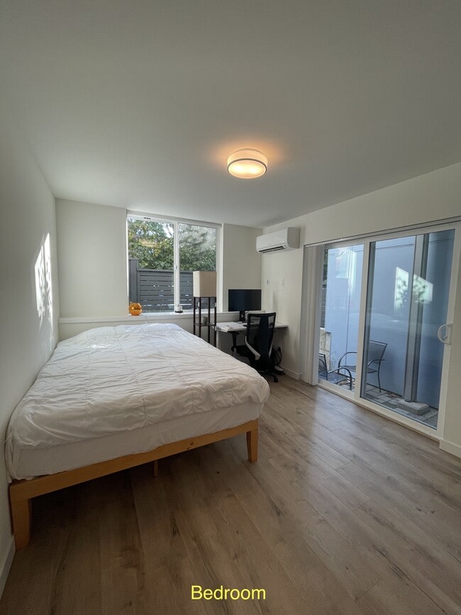 Primary Photo - 1724 11th Ave