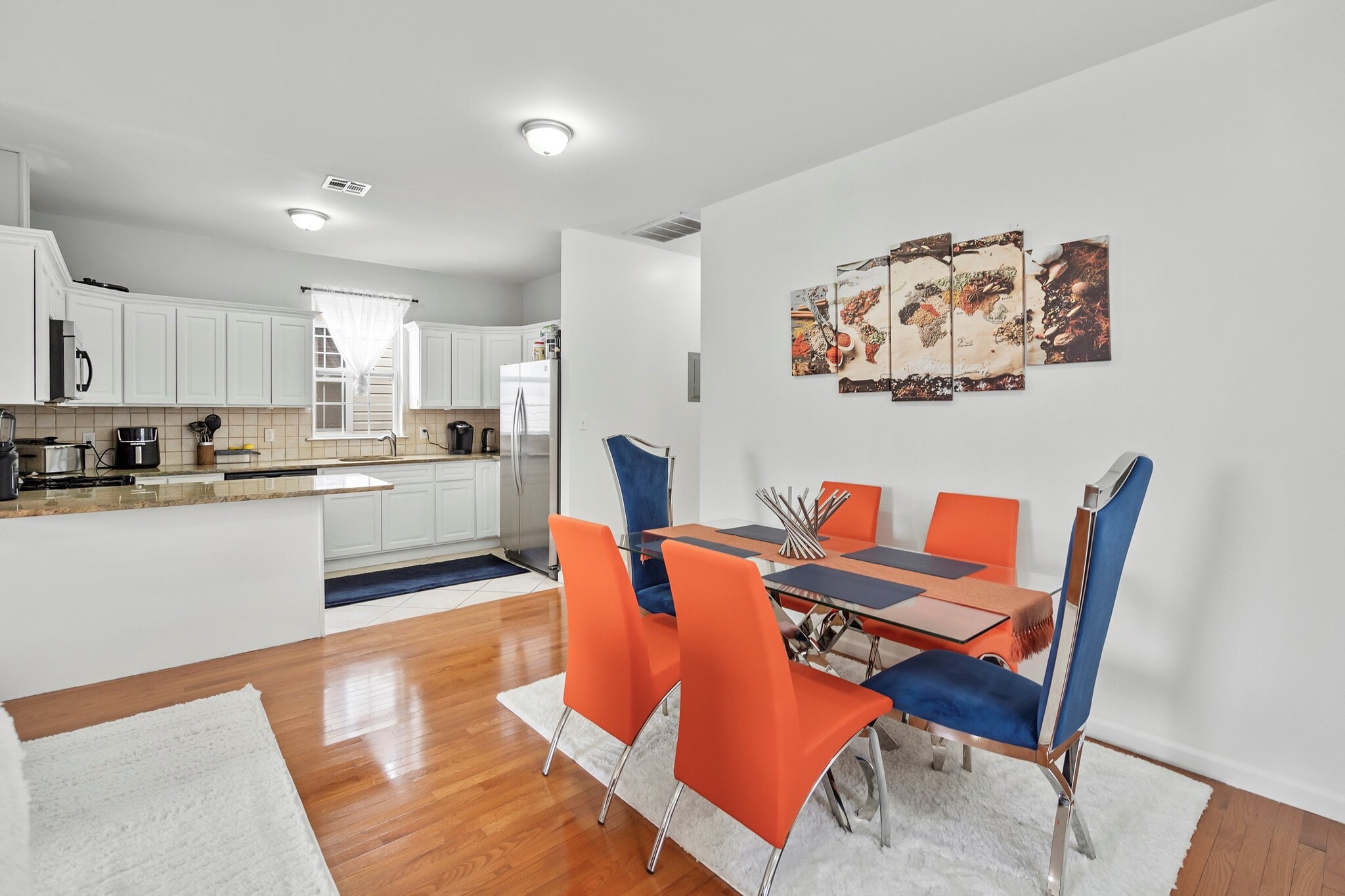 Building Photo - 13 Oak St