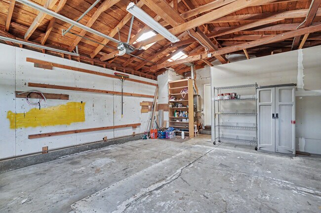 Building Photo - 3143 Shriver Dr