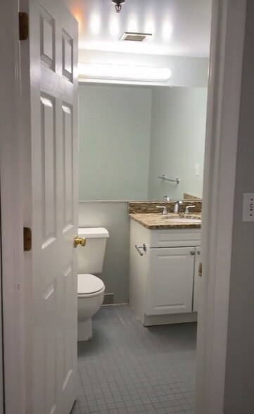 Building Photo - 12 Everett St