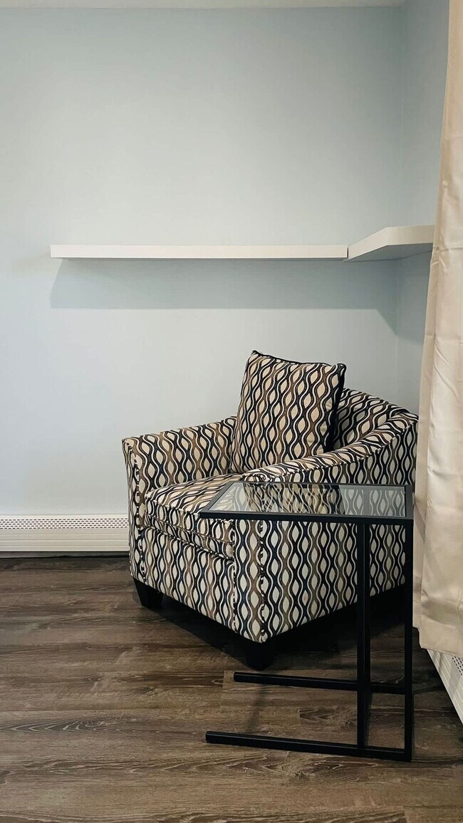 Building Photo - 25 Andem St