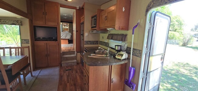Building Photo - 1 Bed 1 Bath camper