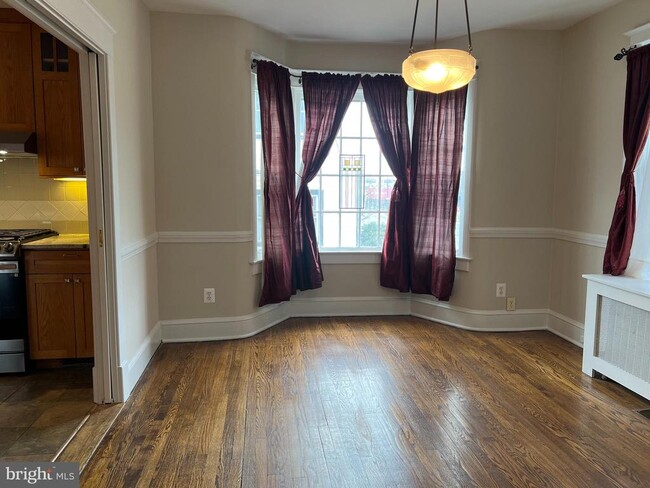 Building Photo - 2237 N Wakefield St