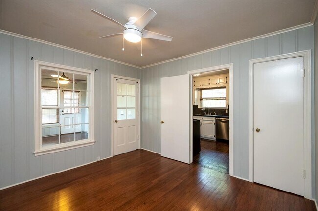 Building Photo - 3605 Park Ridge Blvd