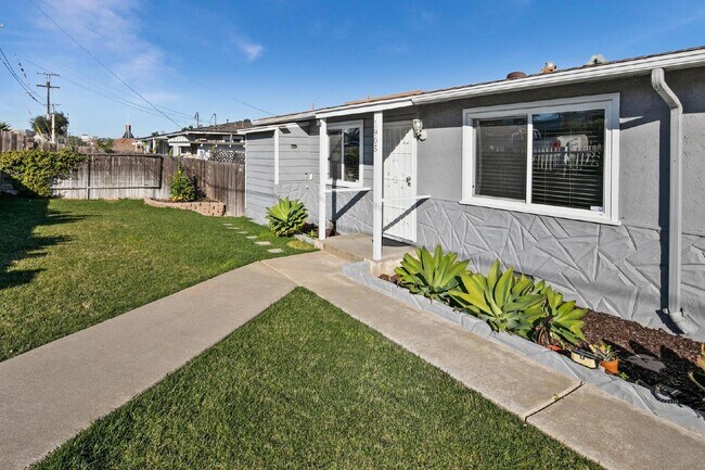 Building Photo - Mission Valley/Linda Vista 2 Bed Updated home with mountain views