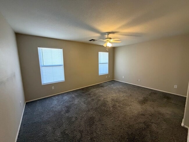 Building Photo - Beautiful 4 Bedroom Home for Rent in Goodyear!