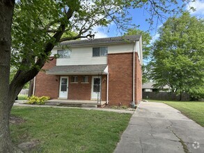 Building Photo - 716/718 Cottonwood Ln, Newton