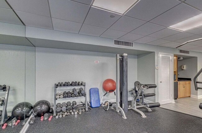 Building Photo - 4200 N Ocean Dr