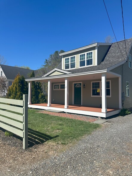 Primary Photo - 7 Youngs Ln