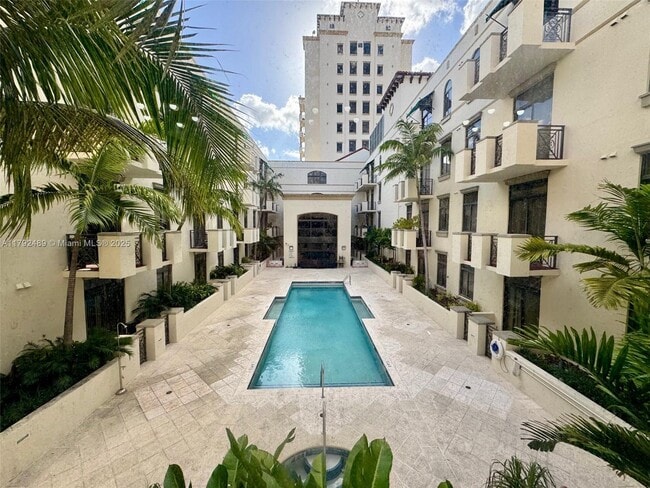 Building Photo - 1805 Ponce de Leon