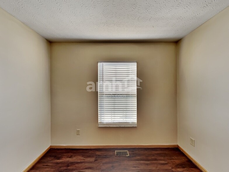 Building Photo - 3969 Eastrise Dr