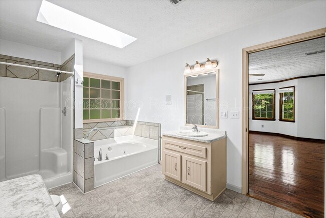 Building Photo - 195 Cross Brook Dr