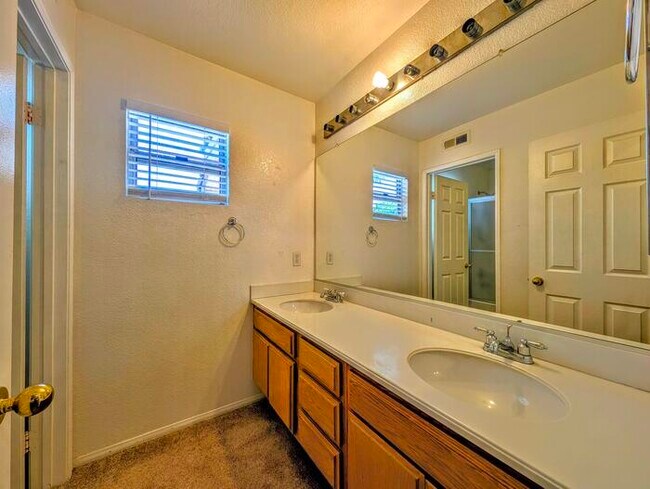 Building Photo - 7754 Fox Tail Ct