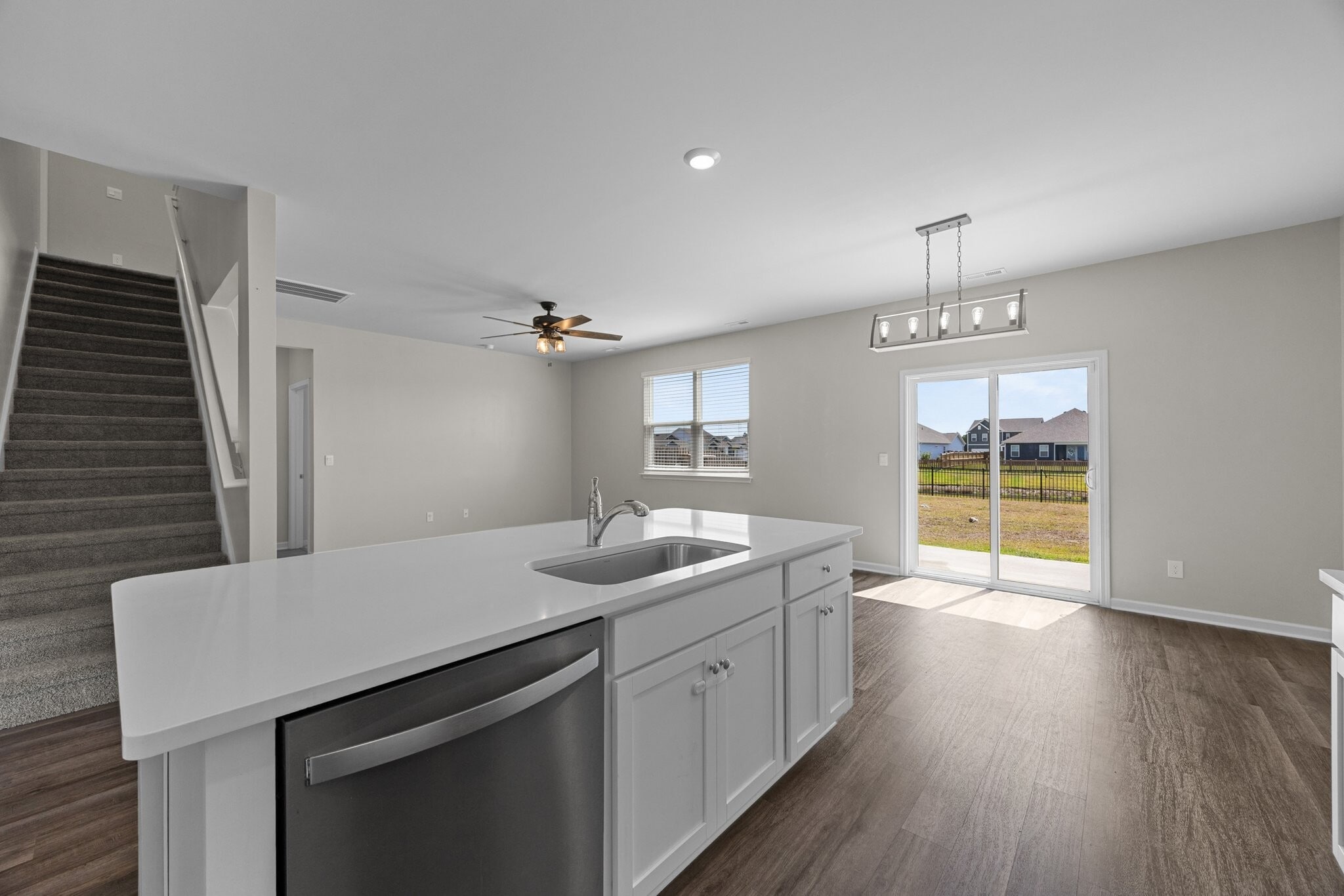 Building Photo - 93 Whalebone Ave