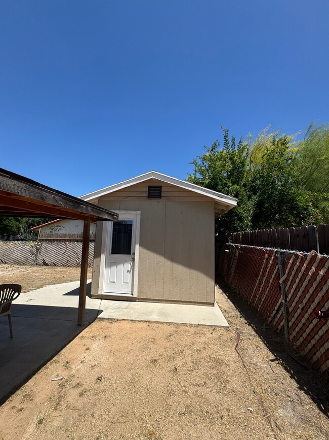 Building Photo - 40253 Johnston Ave