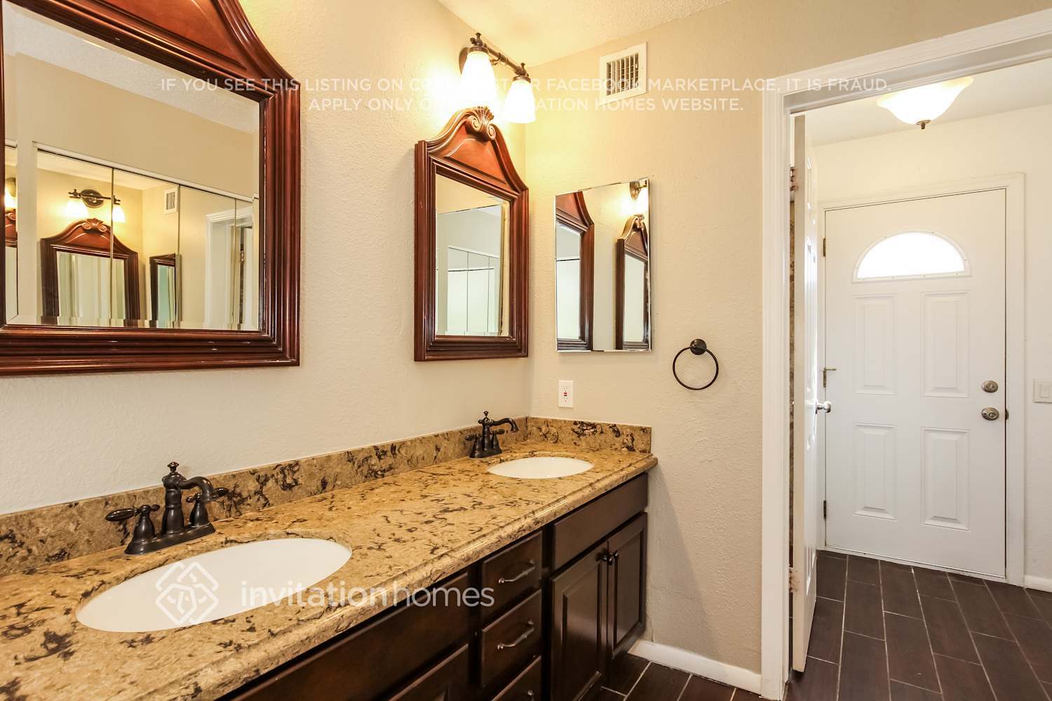 Building Photo - 10115 W Sells Dr