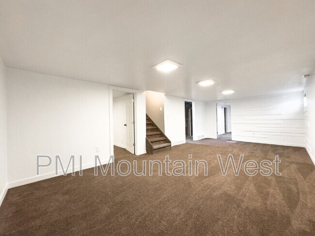 Building Photo - 400 S 350 W