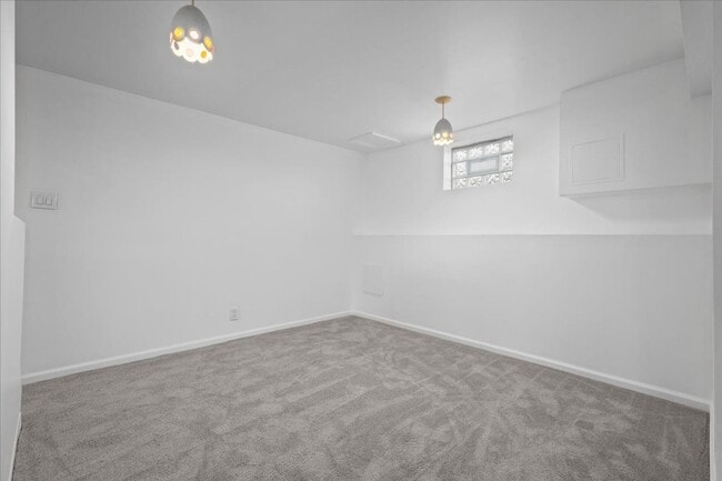 Building Photo - 1303 Cloverdale St
