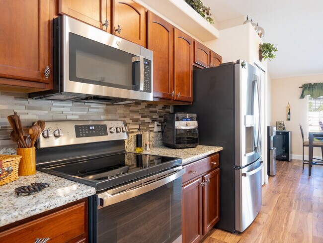 Building Photo - Move in with Zero Deposit! Turnkey Furnish...