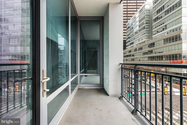 Building Photo - 2101 Market St