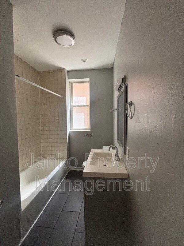 Building Photo - 6738 S Prairie Ave