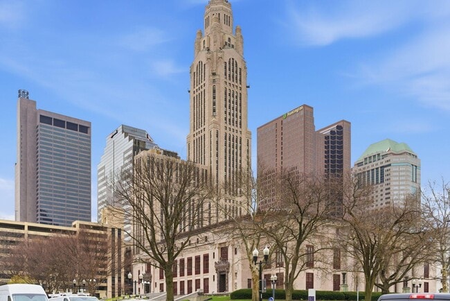 Building Photo - 145 N High St