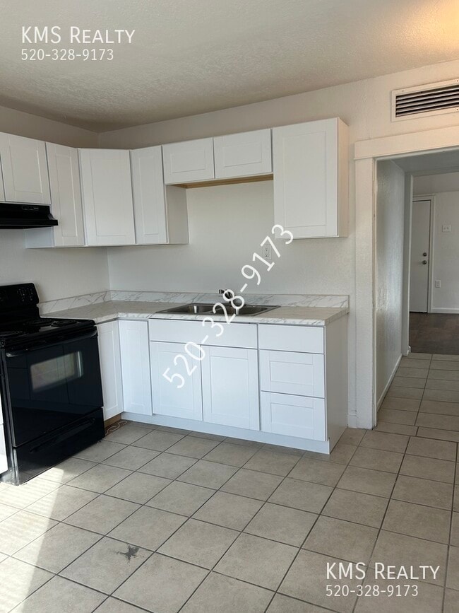 Building Photo - 2 Bed / 1Bath - OWNER/AGENT