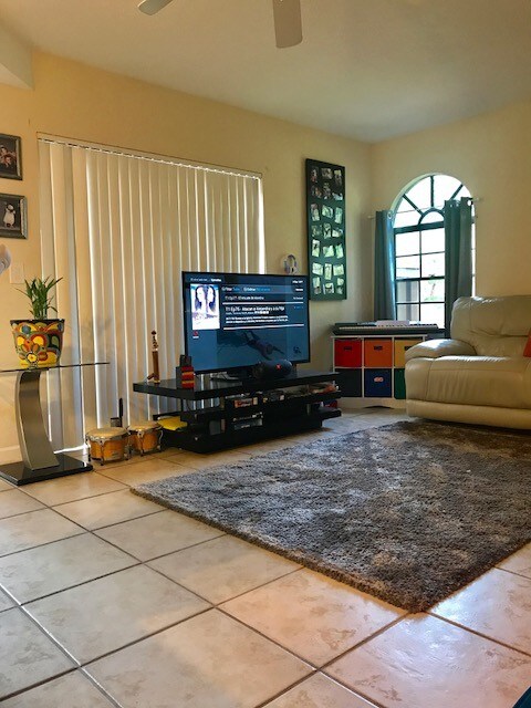 Building Photo - 8050 Severn Dr