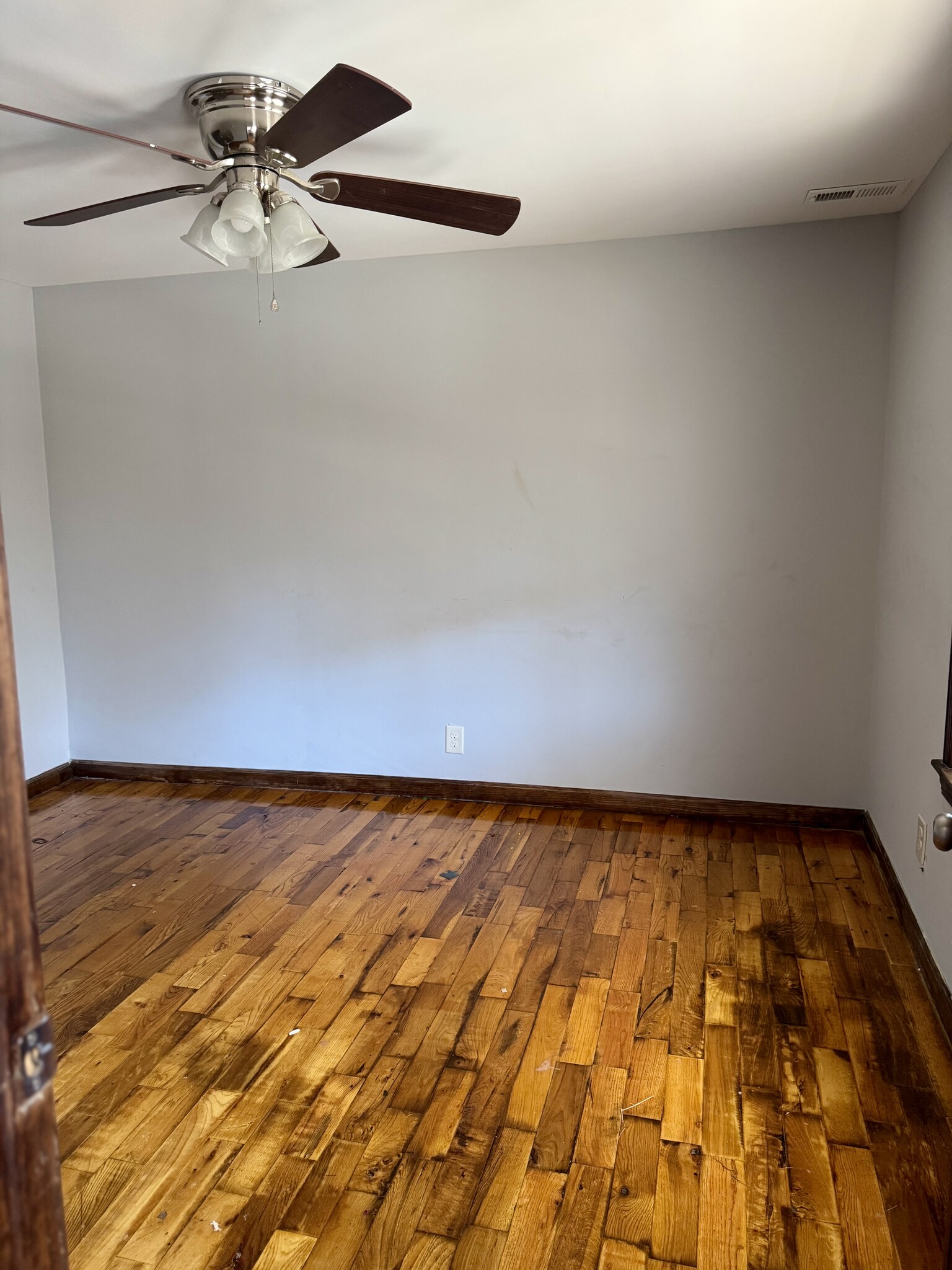 Building Photo - 460 Prospect Dr