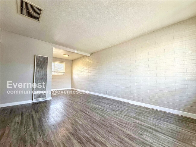 Building Photo - 3121 W Almeria Rd