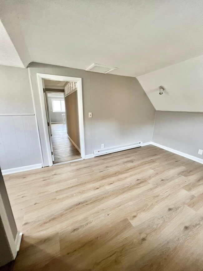 Building Photo - 121 N State St