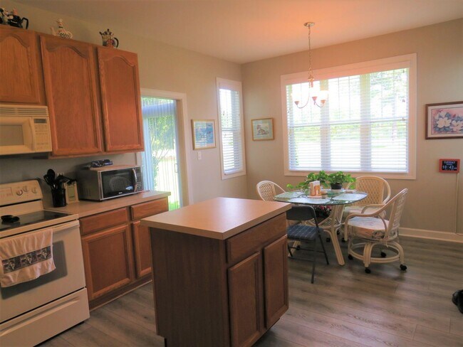 Building Photo - Hammocks at Brandywine Bay